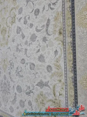 فرش 1200 شانه طرح رایان رنگ سفید گل برجسته کاشان نزدیک