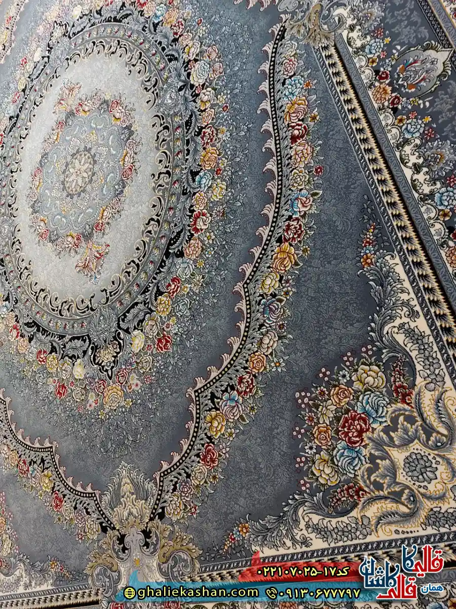 فرش 700 شانه طرح ارمغان رنگ طوسی دودی کاشان زمینه