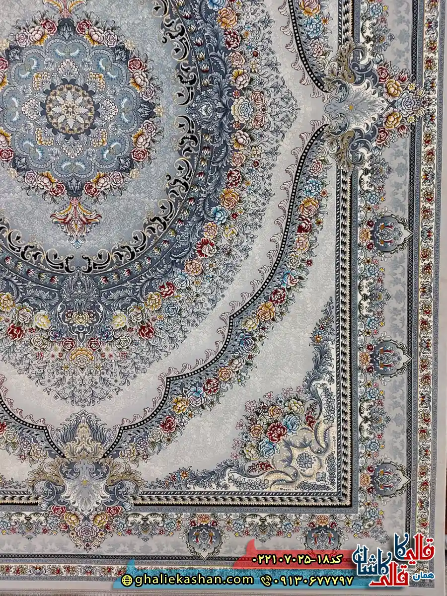 فرش 700 شانه طرح ارمغان رنگ طوسی سیلور کاشان حاشیه