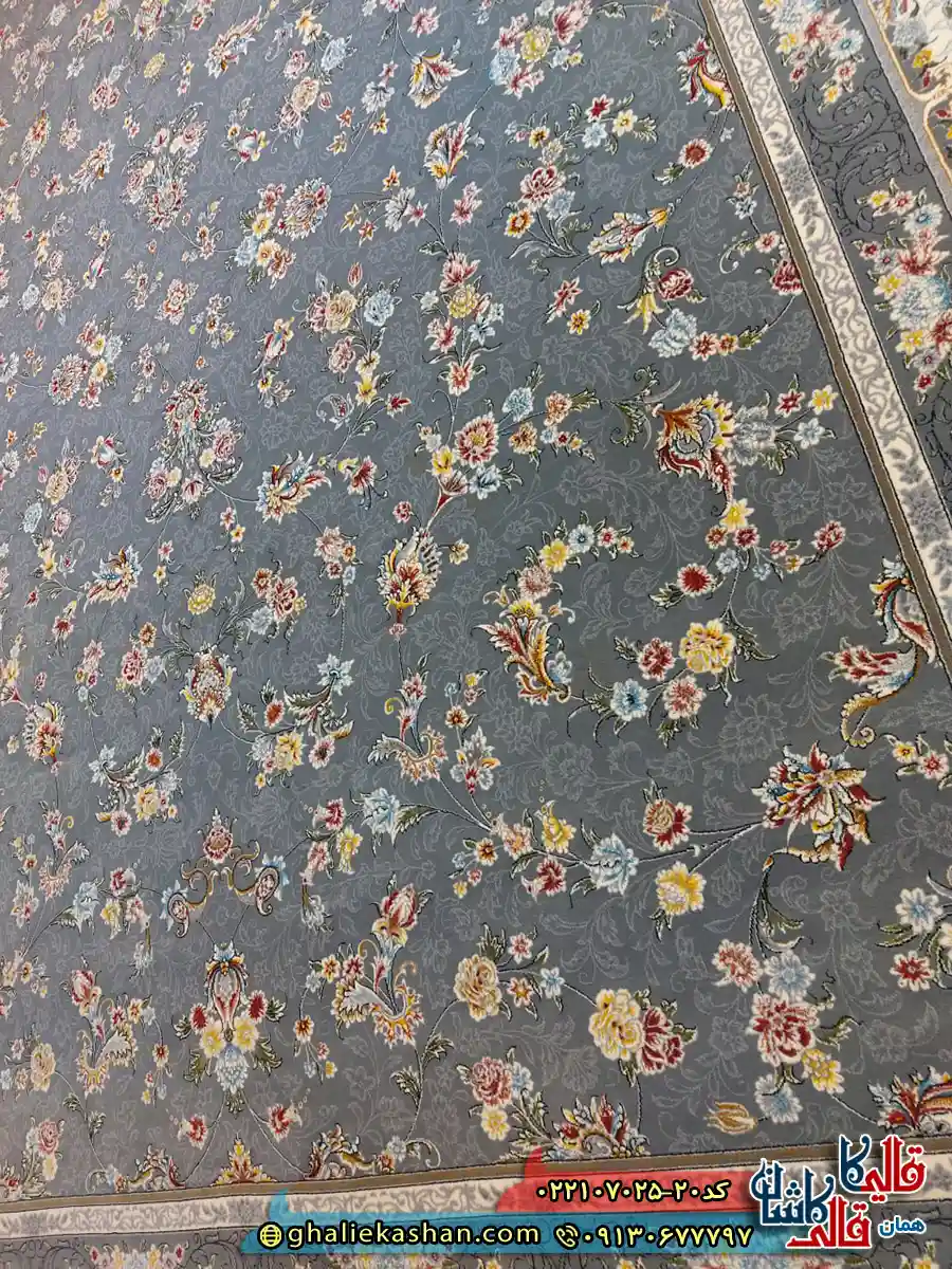 فرش 700 شانه طرح افشان آتیلا رنگ طوسی دودی کاشان زمینه