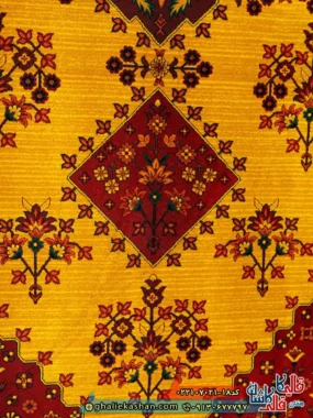 فرش سنتی 700 شانه طرح ساتین رنگ طلایی کاشان زمینه