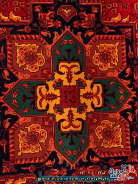فرش سنتی 700 شانه طرح لونا رنگ قرمز لاکی کاشان زمینه