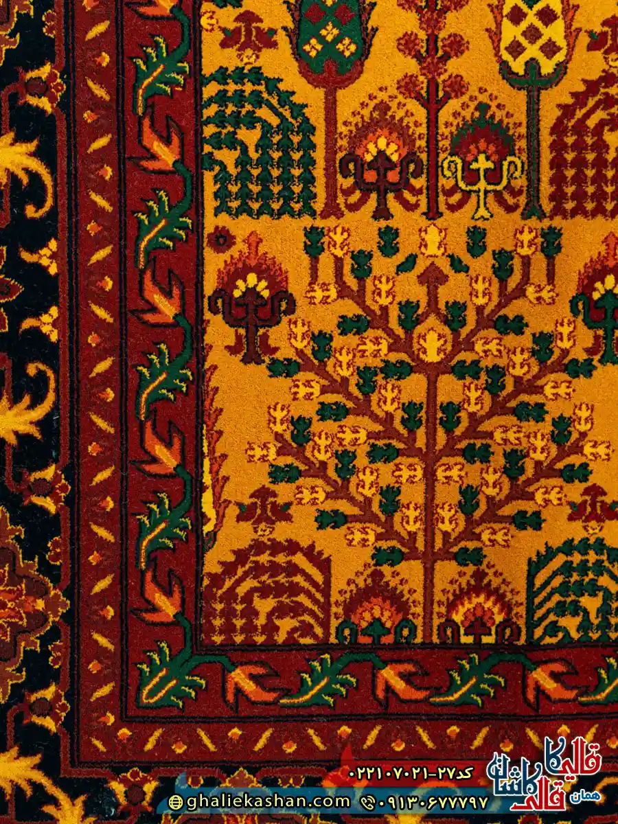 فرش سنتی 700 شانه طرح مهتا رنگ طلایی کاشان حاشیه
