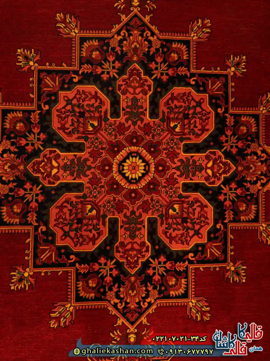 فرش سنتی 700 شانه طرح هلنیوم رنگ قرمز لاکی کاشان نزدیک