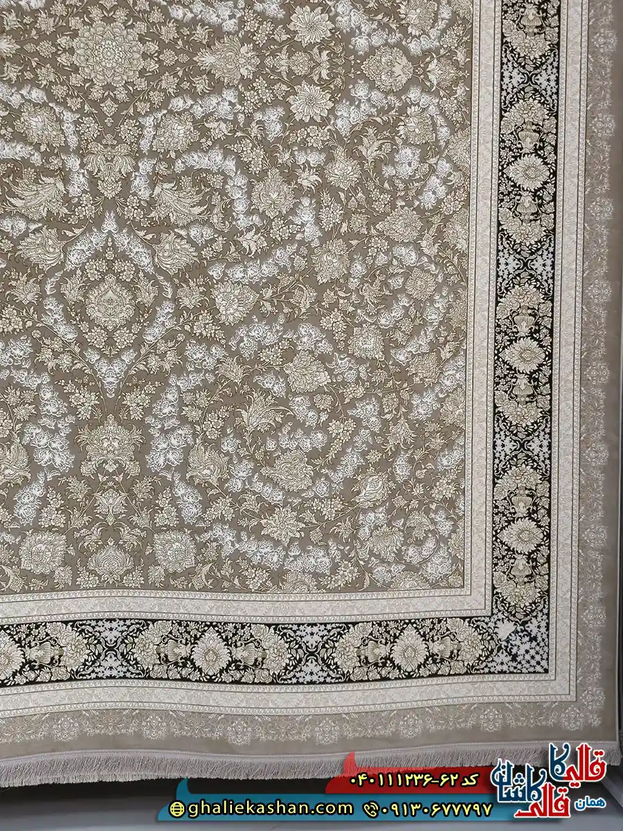 فرش طلاکوب 1200 شانه طرح افشان گلریز رنگ طوسی سیلور گل برجسته کاشان حاشیه