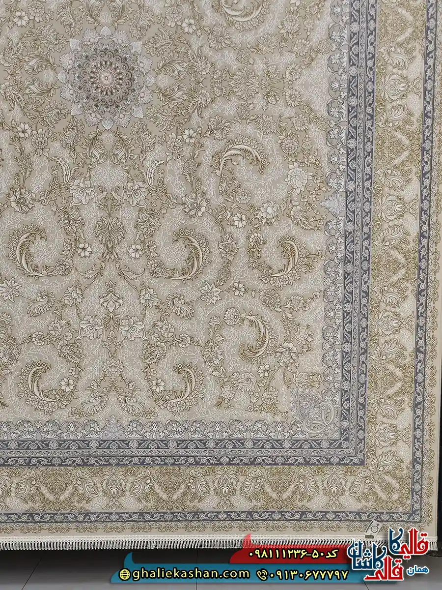 فرش طلاکوب 1200 شانه طرح افشان گندم رنگ کرم گل برجسته کاشان حاشیه