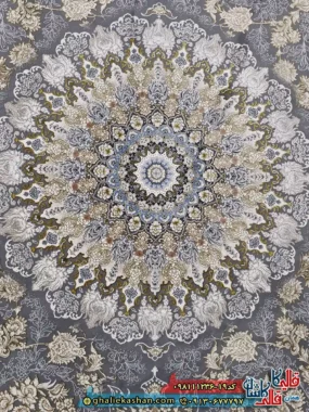 فرش طلاکوب 1200 شانه طرح شکوه رنگ طوسی نقره ای گل برجسته کاشان زمینه