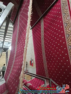 فرش مسجد و سجاده فرش نماز 700 شانه کاشان طرح تشریفات باستان رنگ قرمز