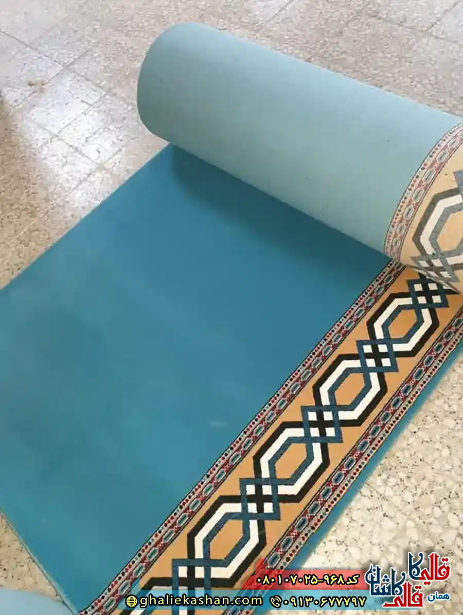 فرش نماز 700 شانه طرح تشریفات زنجیره رنگ آبی کاشان سجاده فرش رولی