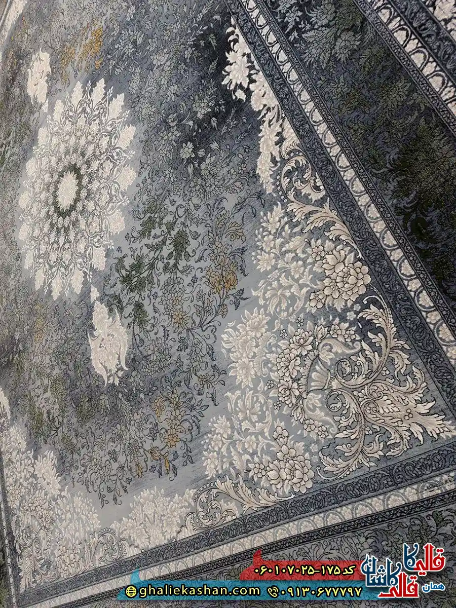فرش وینتیج 700 شانه طرح میراژ رنگ سبز دودی کاشان نزدیک