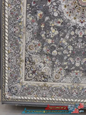 فرش ‌1200 ‌شانه ‌طرح ‌دلنواز ‌رنگ ‌طوسی ‌دودی ‌گل برجسته ‌کاشان ‌حاشیه