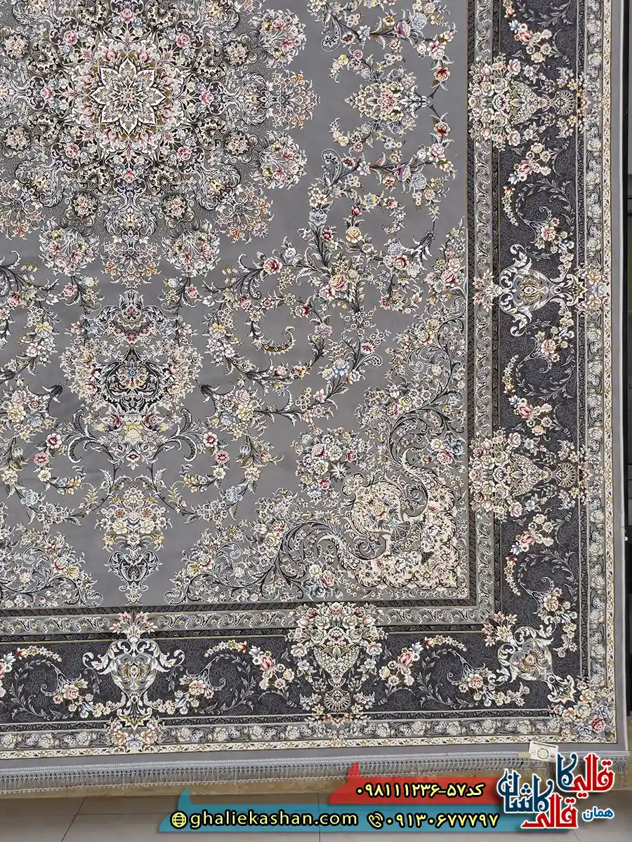 فرش 1200 شانه طرح میراث رنگ طوسی دودی گل برجسته کاشان حاشیه