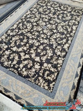 فرش 700 شانه طرح افشان آلما رنگ سرمه ای کاشان زمینه