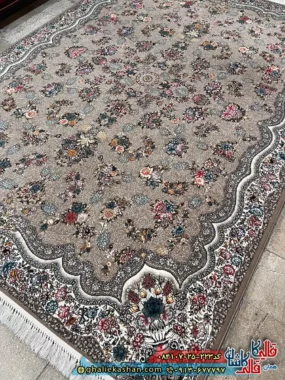 فرش 700 شانه طرح افشان رها رنگ طوسی فیلی کاشان زمینه