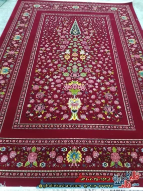 فرش 700 شانه طرح باغ گل رنگ قرمز کاشان زمینه 2