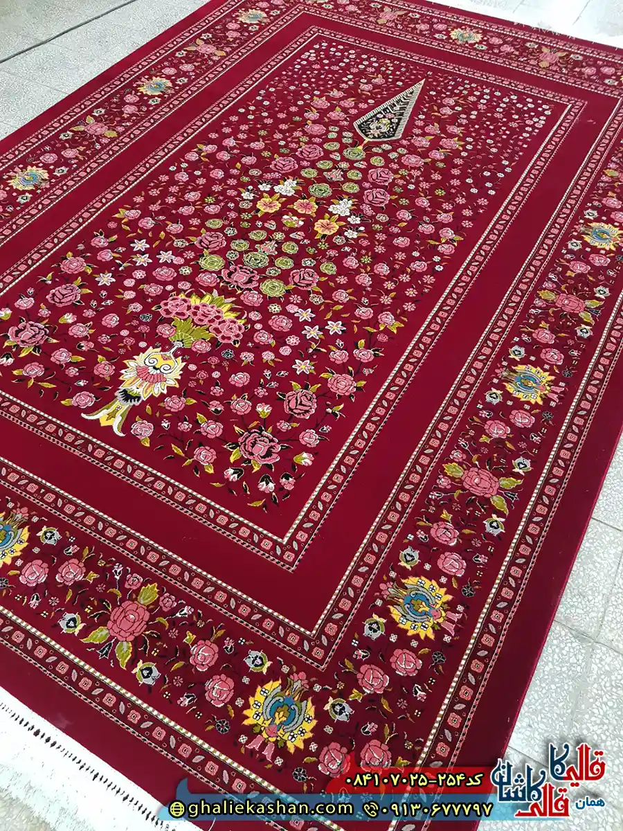 فرش 700 شانه طرح باغ گل رنگ قرمز کاشان زمینه