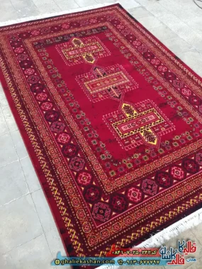 فرش سنتی 700 شانه طرح توماج رنگ قرمز روناسی کاشان زمینه