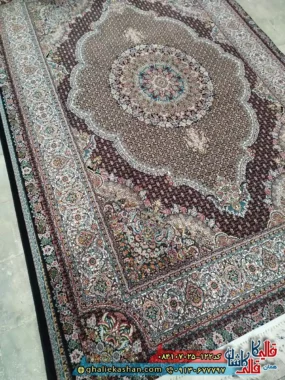 فرش 700 شانه طرح ریز ماهی صالح رنگ مشکی سرمه ای کاشان