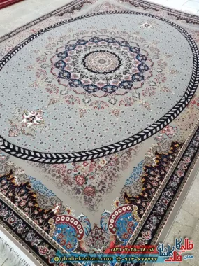 فرش 700 شانه طرح شبستان رنگ طوسی فیلی کاشان زمینه