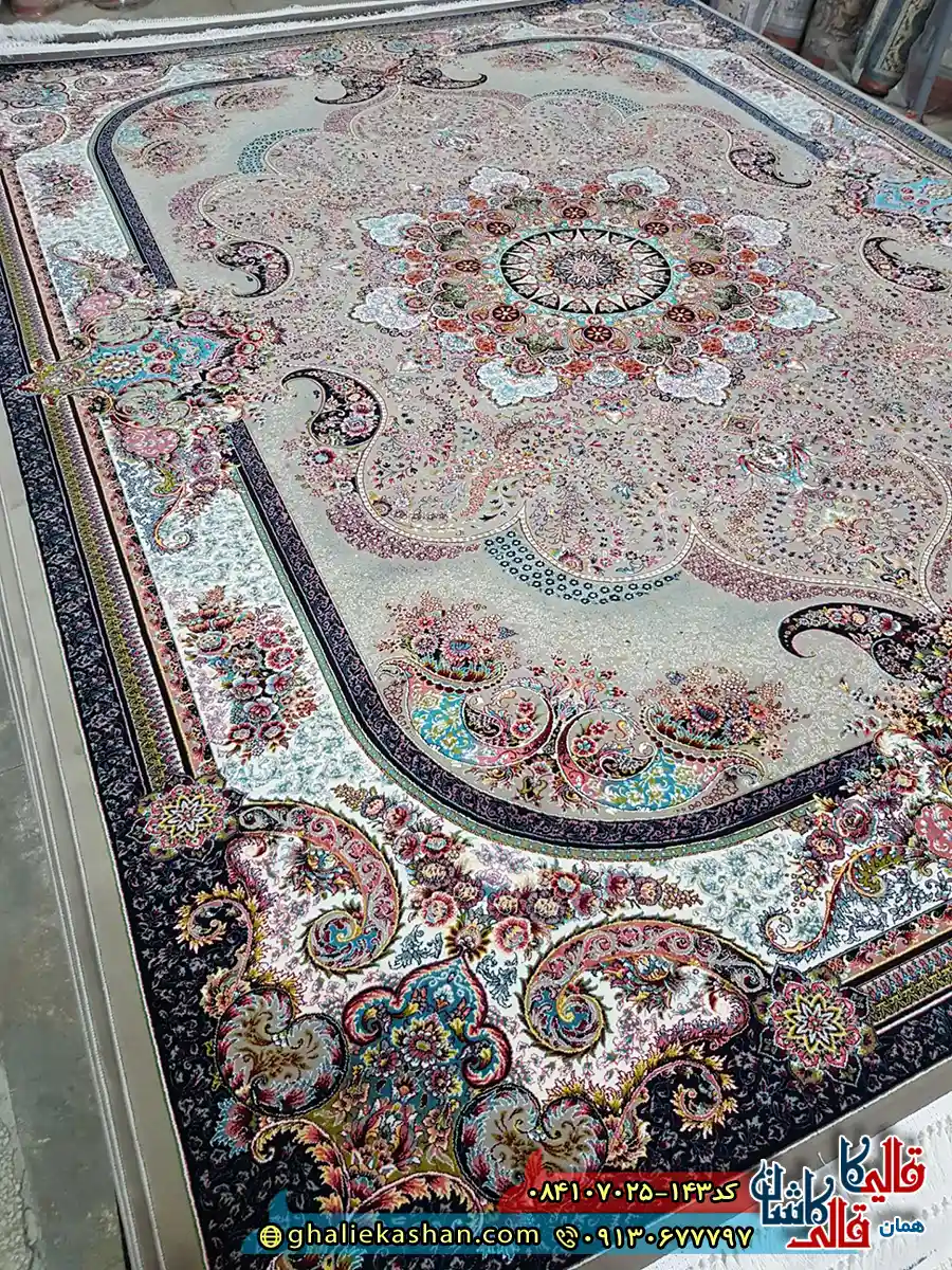 فرش 700 شانه طرح نسترن رنگ طوسی فیلی کاشان زمینه