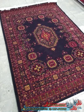 فرش سنتی 700 شانه طرح آرمان رنگ سرمه ای کاشان اصلی