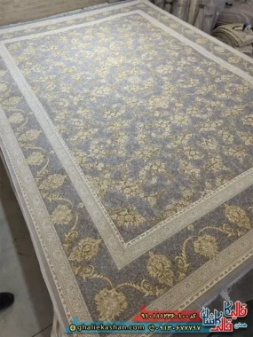 فرش طلاکوب 1200 شانه طرح افشان النا رنگ طوسی نقره ای گل برجسته کاشان