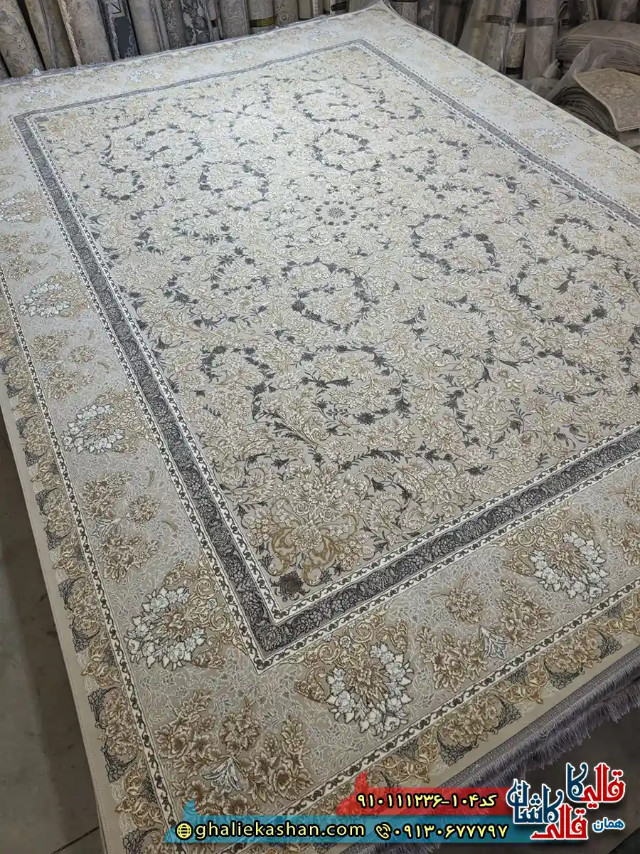فرش ‌طلاکوب ‌1200 ‌شانه ‌طرح ‌افشان ‌ترمه ‌رنگ ‌کرم ‌صدفی ‌گل ‌برجسته ‌کاشان ‌اصلی