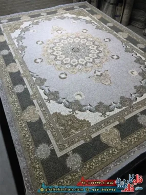 فرش طلاکوب 1200 شانه طرح سلطان رنگ طوسی نقره ای دودی گل برجسته کاشان