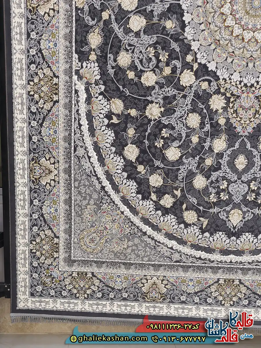 فرش طلاکوب 1200 شانه طرح هلیا رنگ طوسی دودی گل برجسته کاشان حاشیه