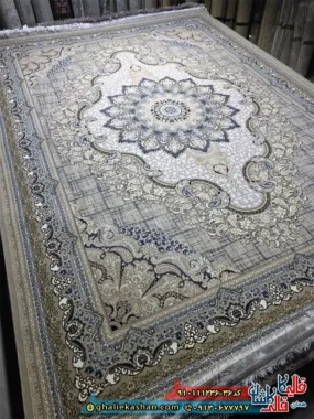 فرش طلاکوب 1200 شانه طرح ویولت رنگ نسکافه ای قهوه ای گل برجسته کاشان