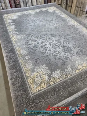 فرش ‌طلاکوب ‌700 ‌شانه ‌طرح ‌افشان ‌شایلی ‌رنگ ‌طوسی ‌گل ‌برجسته ‌کاشان ‌