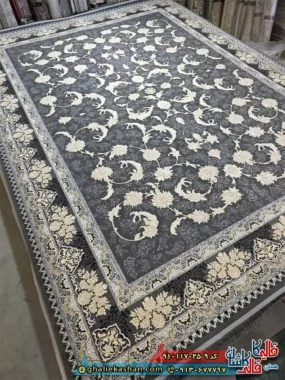 فرش ‌طلاکوب ‌700 شانه ‌طرح ‌افشان ‌ملک ‌رنگ ‌طوسی ‌دودی ‌گل ‌برجسته ‌کاشان