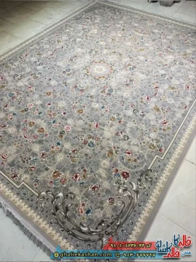 فرش ‌‌‌‌طلاکوب ‌‌‌‌کلاسیک ‌‌‌‌1200 ‌‌‌‌شانه ‌‌‌‌طرح ‌‌‌‌افشان ‌‌‌‌شیدا ‌‌‌‌رنگ ‌‌‌‌طوسی ‌‌‌‌فیلی ‌‌‌‌کاشان ‌‌‌‌