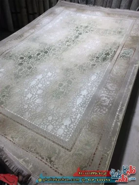 فرش وینتیج 1200 شانه طرح افشان سروین رنگ فیلی سبز گل برجسته کاشان