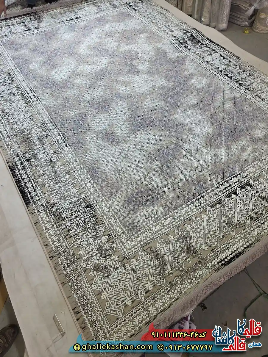 فرش وینتیج 1200 شانه طرح قاب لوزی رنگ طوسی گل برجسته کاشان اصلی فرش وینتیج 1200 شانه طرح قاب لوزی رنگ طوسی گل برجسته کاشان اصلی
