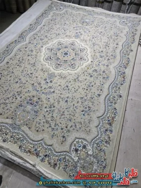 فرش کلاسیک 1200 شانه طرح آتوسا رنگ بژ  گل برجسته کاشان