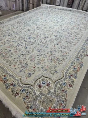 فرش کلاسیک  1200 شانه طرح افشان رها رنگ کرم صدفی گل برجسته کاشان