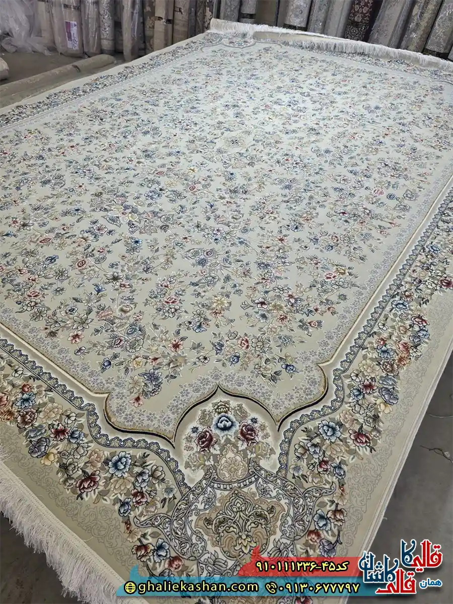 فرش کلاسیک 1200 شانه طرح افشان رها رنگ کرم صدفی گل برجسته کاشان اصلی