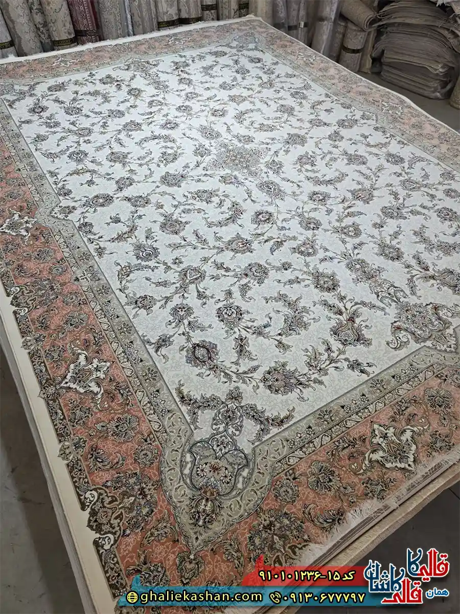 فرش کلاسیک 1200 شانه طرح افشان سودابه رنگ کرم حاشیه گلبهی کاشان اصلی فرش کلاسیک 1200 شانه طرح افشان سودابه رنگ کرم حاشیه گلبهی کاشان اصلی