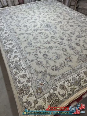 فرش کلاسیک 1200 شانه طرح افشان سودابه رنگ کرم صدفی کاشان