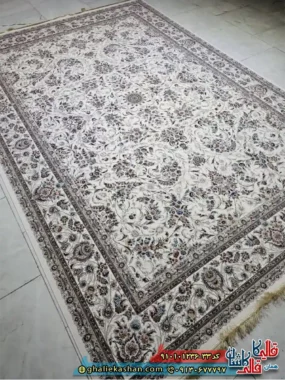 فرش کلاسیک 1200 شانه طرح افشان نارسیس رنگ کرم کاشان