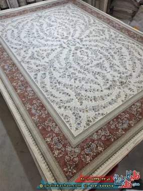 فرش کلاسیک 1200 شانه طرح افشان ناوک رنگ کرم حاشیه لاکی کاشان