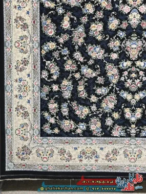 فرش کلاسیک 700 شانه طرح افشان سیمین رنگ سرمه ای کاشان حاشیه