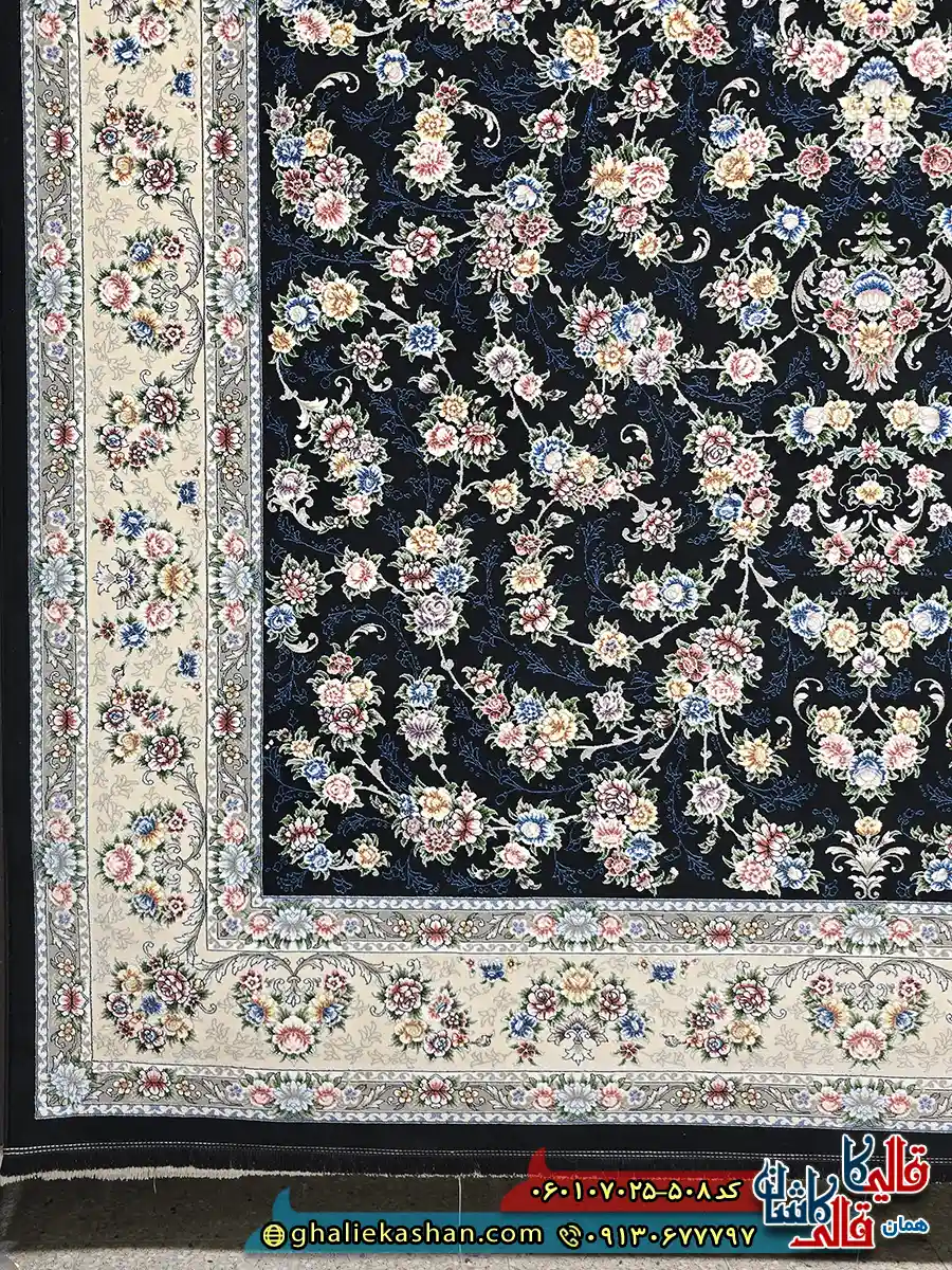 فرش کلاسیک 700 شانه طرح افشان سیمین رنگ سرمه ای کاشان حاشیه