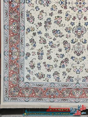 فرش کلاسیک 700 شانه طرح افشان سیمین رنگ کرم گلبهی کاشان حاشیه
