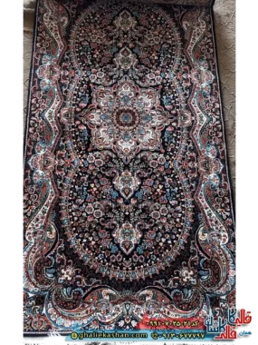 فرش ارزان 700 شانه طرح چیچک رنگ سرمه ای کاشان – 1 در 2 – تخفیفی
