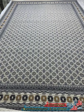 فرش کلاسیک سنتی 700 شانه طرح ترکمن رنگ کرم کاشان
