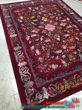 فرش 700 شانه طرح آویسا رنگ قرمز روناسی کاشان زمینه