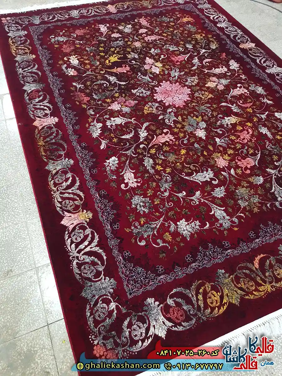 فرش 700 شانه طرح آویسا رنگ قرمز روناسی کاشان زمینه