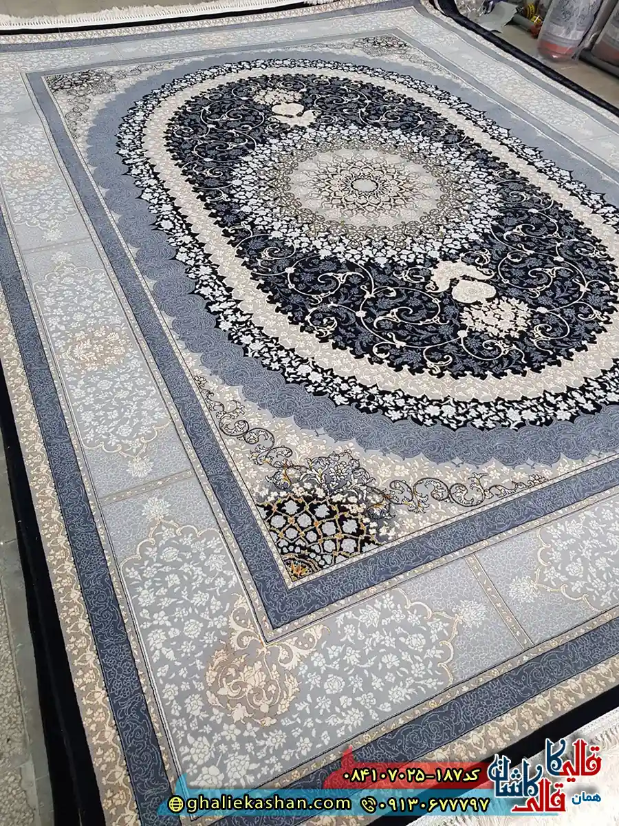فرش ‌700 ‌شانه ‌طرح ‌صدرا ‌رنگ ‌سرمه ‌ای ‌کاشان ‌زمینه